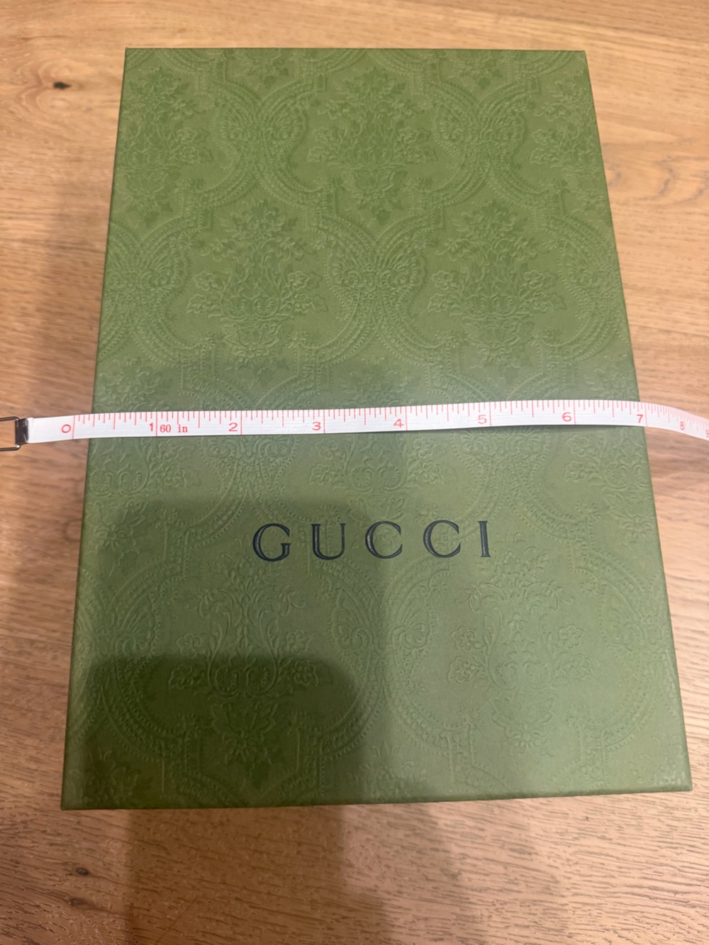 Gucci Olive Green Gift Box with Branded Ribbon and self sealing envelope - Picture 3 of 12